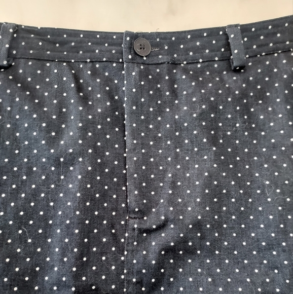 Chaps Navy Polka Dot Skirt. Size 12 - Picture 4 of 10